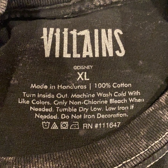 Bundle of two Logo Graphic DISNEY crop top T-SHIRTS - Picture 5 of 5